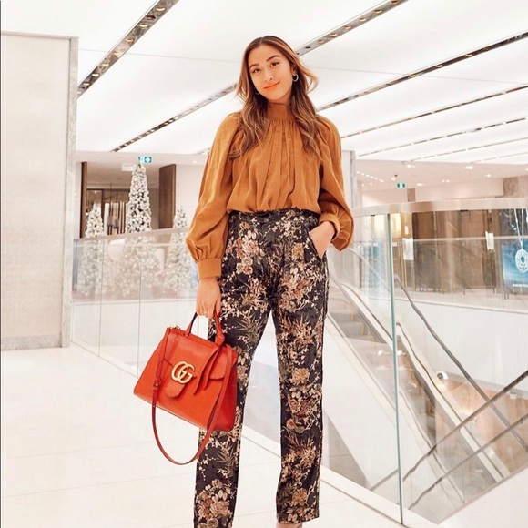 Brown Peasant Style Blouse with Puffed Sleeves - Picture 2 of 4